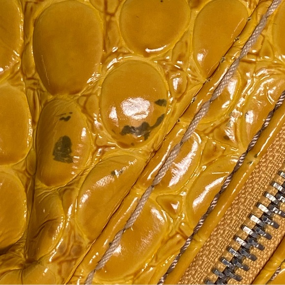 Yellow Guess Shoulder Bag NWT - Picture 16 of 17